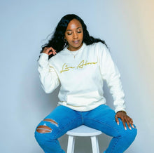 Load image into Gallery viewer, Signature Live Above pocket sweatshirt- Pecan
