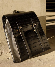 Load image into Gallery viewer, Silverton Signature Backpack - Noir
